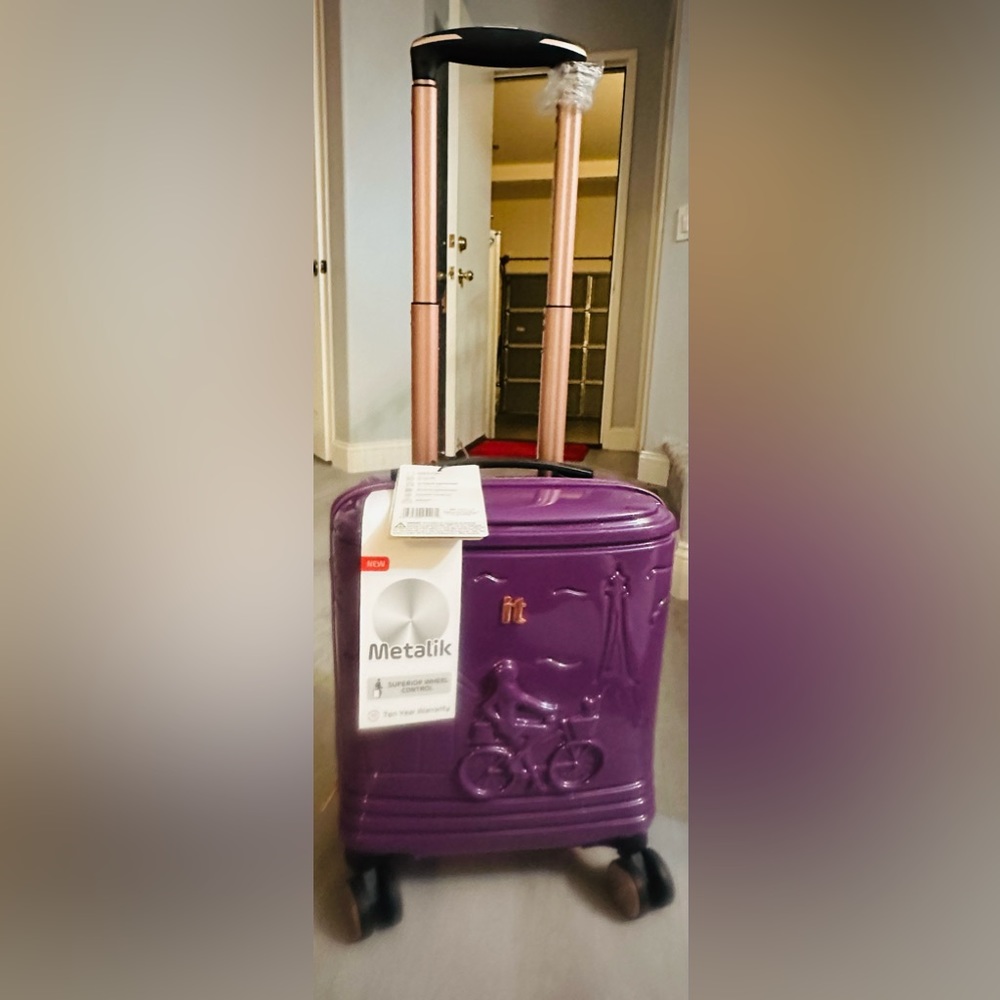 “IT METALIK” LUGGAGE “HOT PURPLE” PARIS HARDSIDE ROLLER LUGGAGE